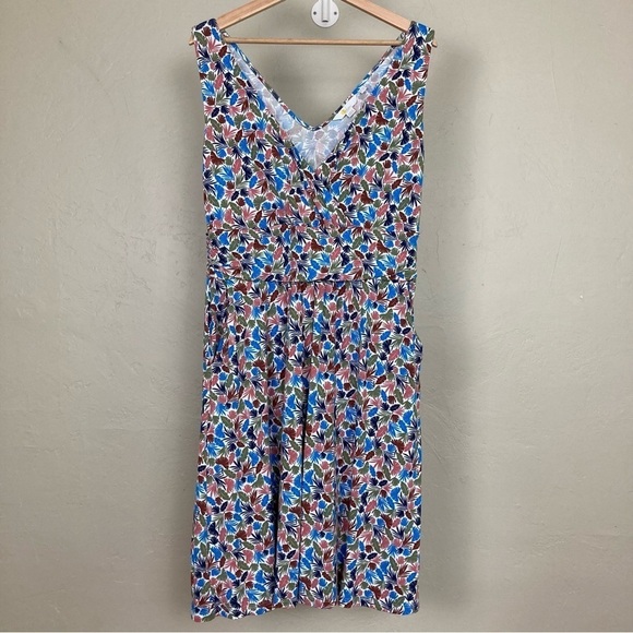 Boden Effie V-Neck Jersey Dress - Picture 7 of 7